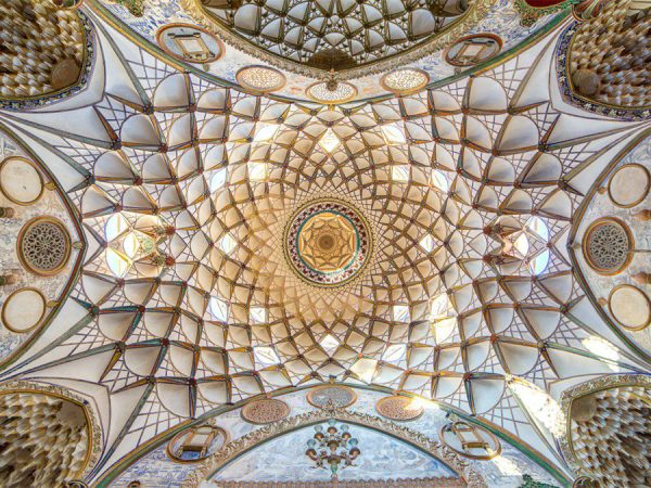 پوستر دیواری سقفی فروشگاه قلعه کاغذ دیواری