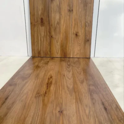 پارکت لمینت قهوه‌ای گردویی گرین وود دکوراسیون قلعه کاغذ دیواری