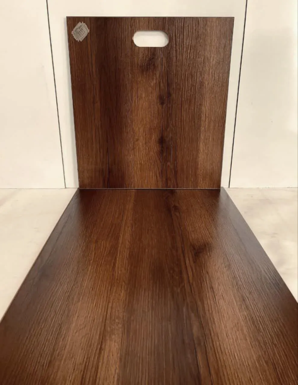 پارکت لمینت قهوه‌ای تیره گرین وود دکوراسیون قلعه کاغذ دیواری