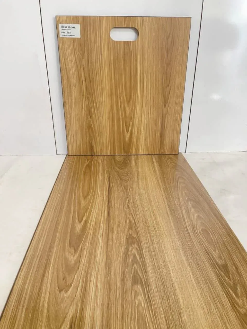 پارکت لمینت بلوط طبیعی استار فلور دکوراسیون قلعه کاغذ دیواری